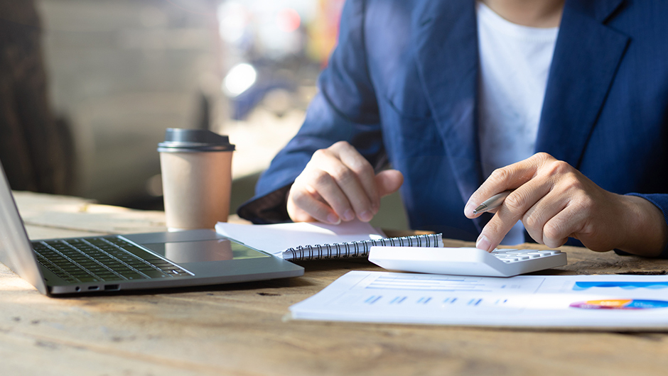 A Diferença Crucial Entre Entretenimento Financeiro e Educação Financeira: O Caminho para a Liberdade Financeira